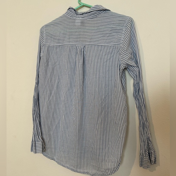 H&M Long Sleeve White and Blue Striped Button Down 4 - Picture 3 of 5